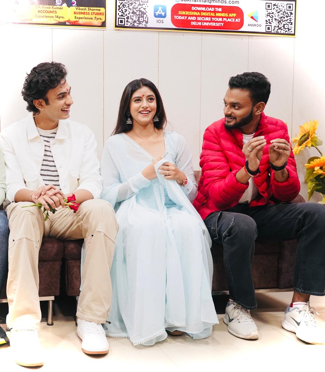 Piyush posing with two actors from the web series Thukra Ke Mera